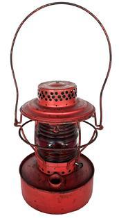 K20 1930s original red painted Handlan Railroad Train Signal Lantern stamped "Handlan St. Louis USA" and "BUG CO" around the top. Lantern retains the original thick red glass globe that is marked �Handlan-Buck�.  Measurements: 15� tall to top of handle (lantern is 10� tall) x 6� diameter base.