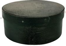 19th century small size original green painted Pantry Box from New England. Great form and surface. The condition is very good Measurements are 6 3/4" diameter x 2 3/4 " tall