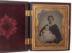 RM222 Civil Ware era image of Mother with Child in the original hard case. measurements: 3 " x 2 1/2"