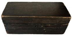 E277 Early 19th century Document Box, dovetaile construction, original harward signed and dated 1822 on bottom Measurements are: 10" long x 4 1/2" deep x 4" tall