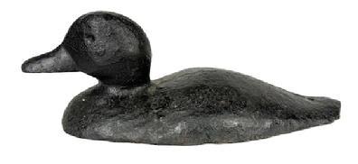 L280 Solid cast iron Sink Box Decoy with defined eyes and bill. Found in Royal Oak, MD. Very heavy. Circa 1880s. Approximate measurements:14� long x 5 &frac12;� wide x 5� tall. 